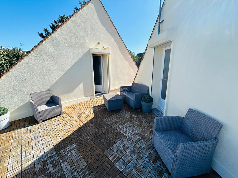 Maison - 182 m² - 7 pièces