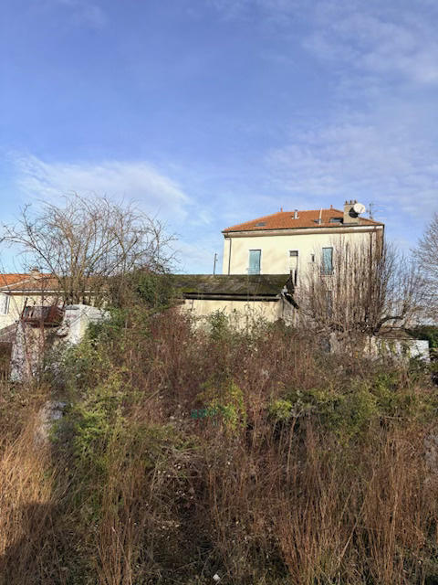 Maison - 260 m² - 11 pièces