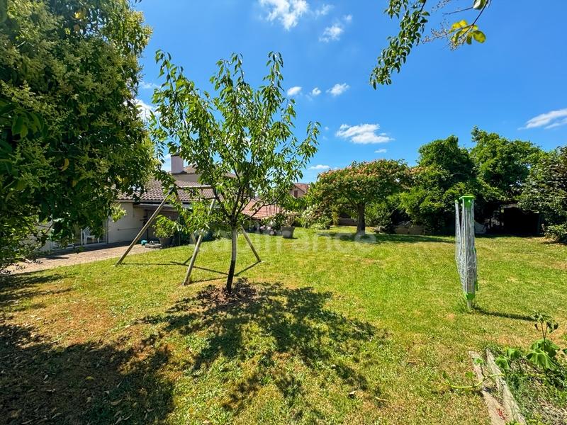 Maison - 208 m² - 9 pièces