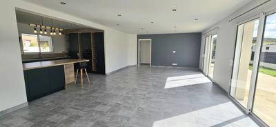Maison - 102 m² - 4 pièces