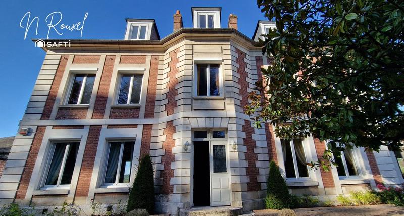Maison de maîtres - 293 m² - 11 pièces