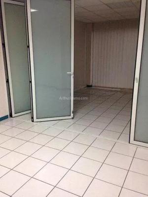 Bureau - 80 m² - 4 pièces