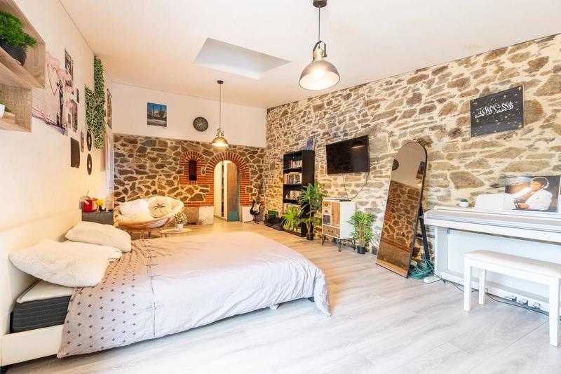 Maison - 200 m² - 8 pièces