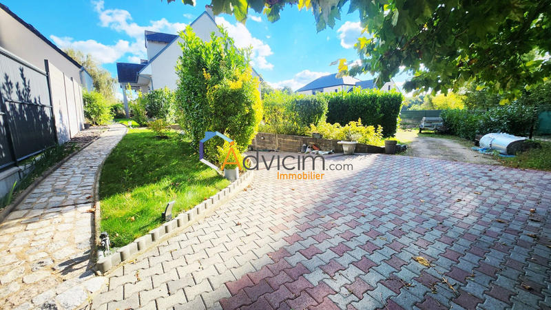 Maison - 220 m² - 8 pièces