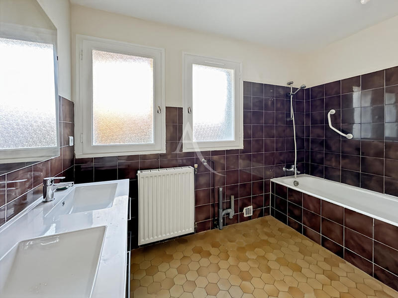 Maison - 147 m² - 6 pièces