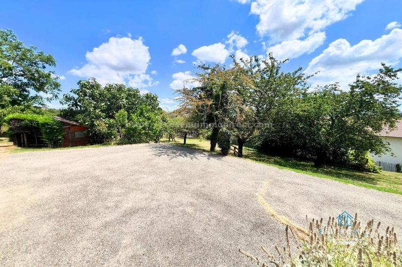 Maison traditionnelle - 148 m² - 6 pièces