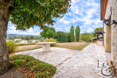 Maison - 225 m² - 5 pièces