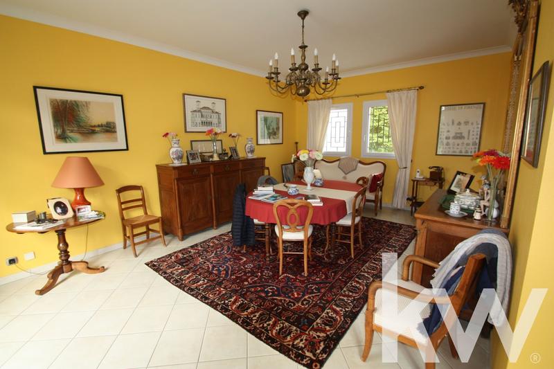 Maison - 219 m² - 7 pièces