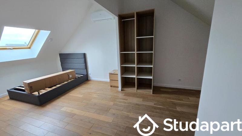 Chambre - 9 m² - 1 pièce
