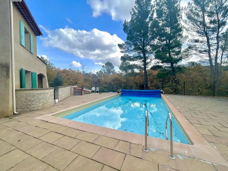 Appartement - 80 m² - 3 pièces