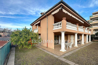 Villa - 200 m² - 5 pièces