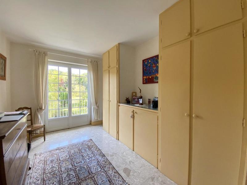 Maison - 230 m² - 7 pièces