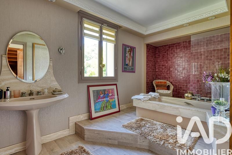 Maison - 180 m² - 6 pièces