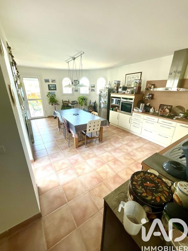 Maison - 200 m² - 7 pièces