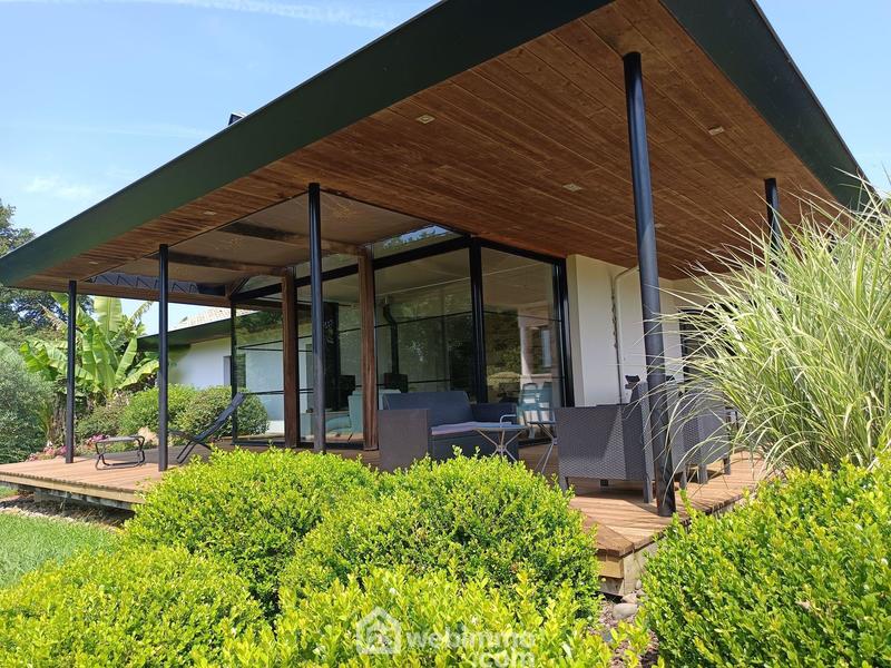 Maison - 180 m² - 7 pièces