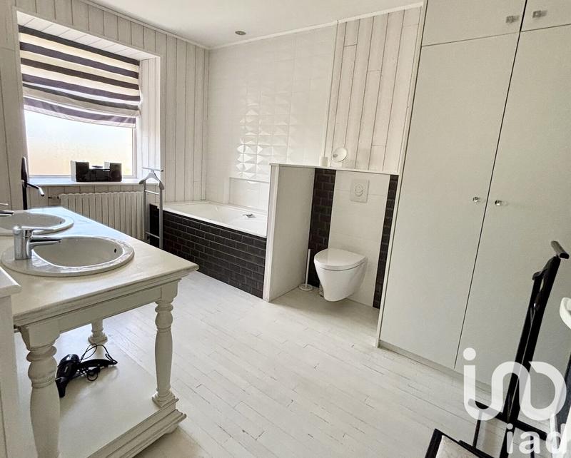 Maison - 260 m² - 7 pièces