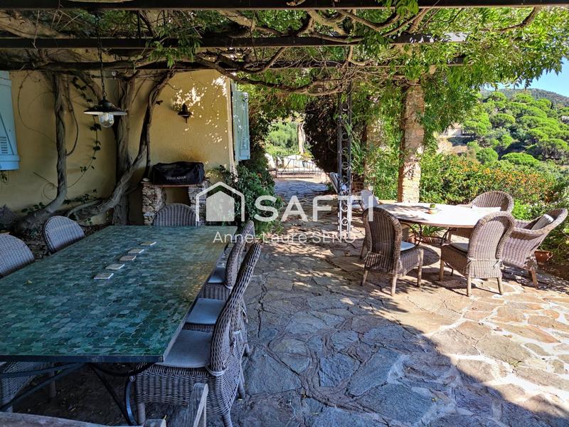 Maison - 395 m² - 14 pièces