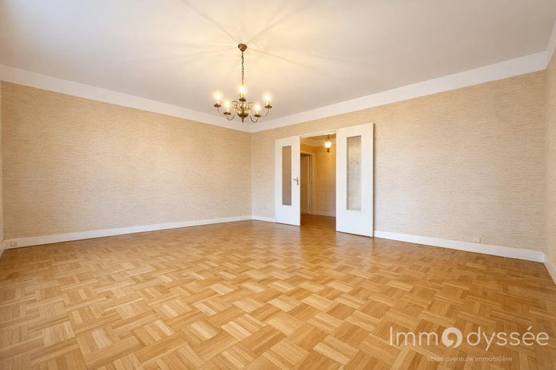 Appartement - 103 m² - 5 pièces