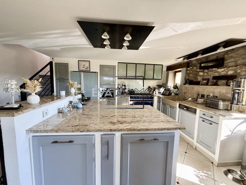 Ferme - 242 m² - 10 pièces