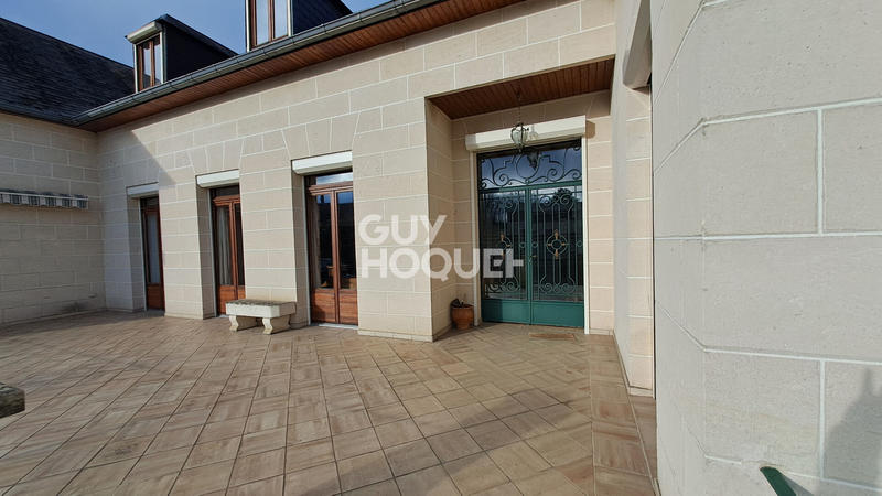 Maison - 210 m² - 8 pièces