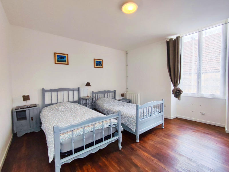 Maison - 319 m² - 12 pièces