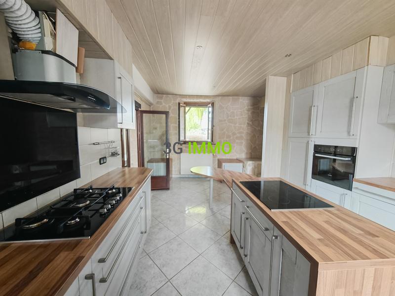 Maison - 217 m² - 8 pièces