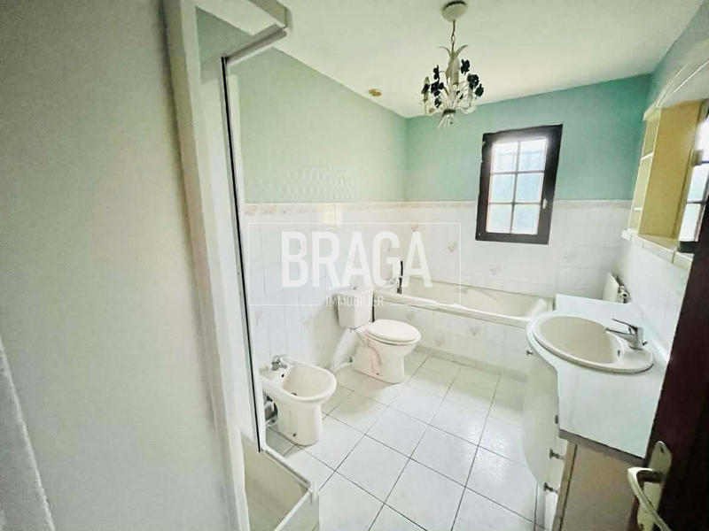 Maison - 93 m² - 5 pièces