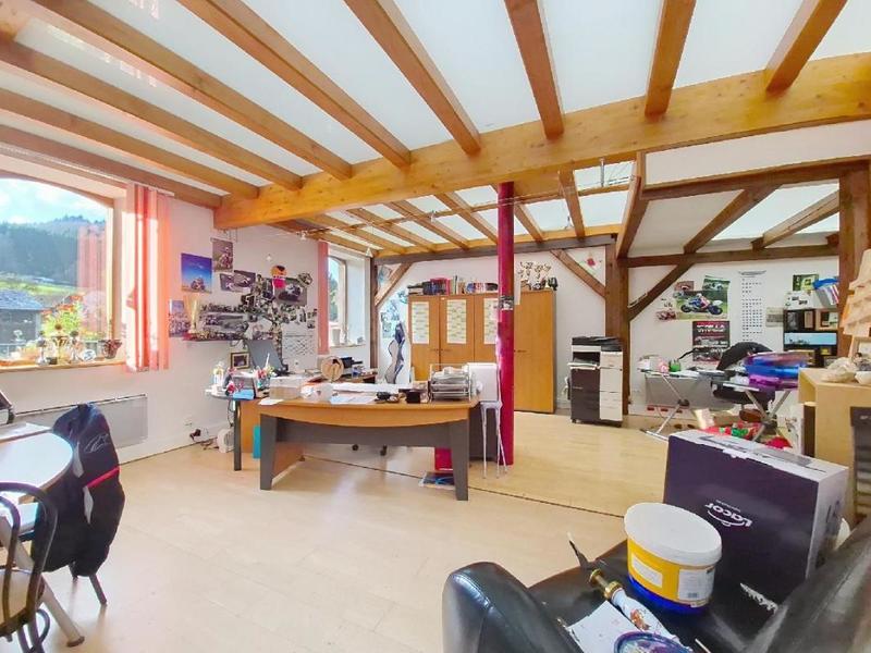 Maison - 1 220 m² - 4 pièces