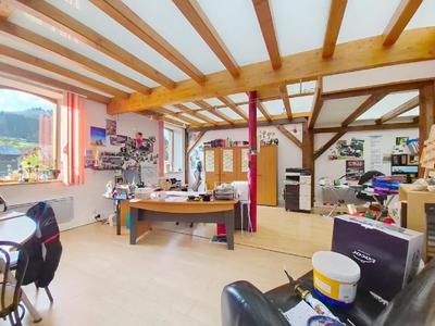 Maison - 1 220 m² - 4 pièces