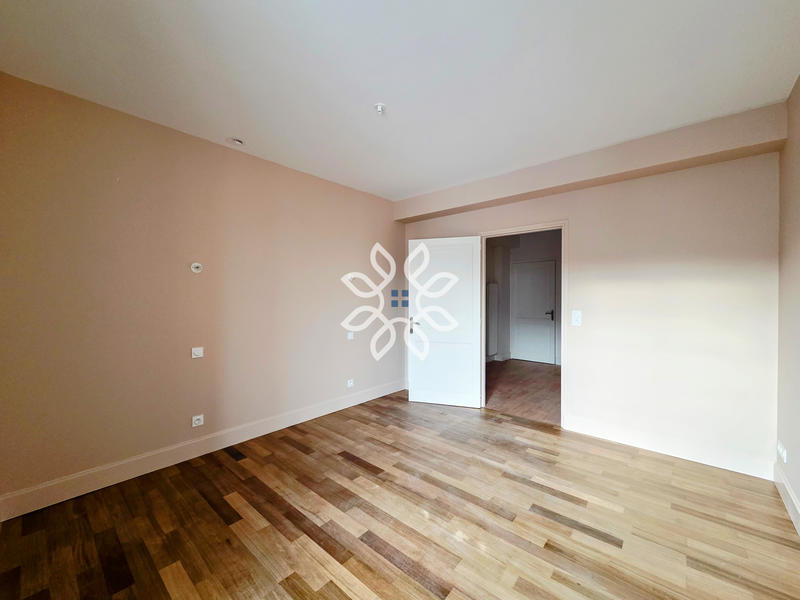 Appartement - 133 m² - 4 pièces