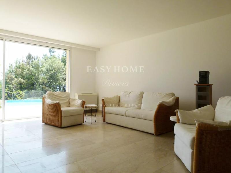 Maison - 361 m² - 9 pièces