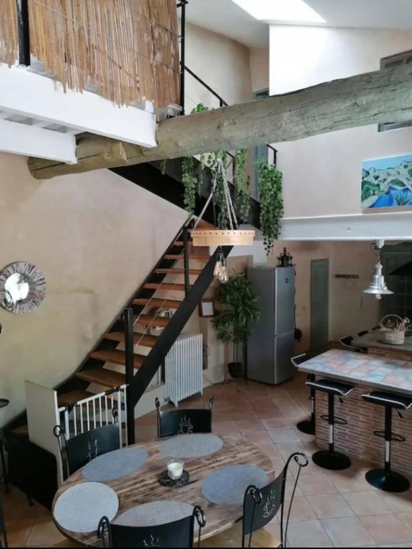 Propriété - 430 m² - 25 pièces