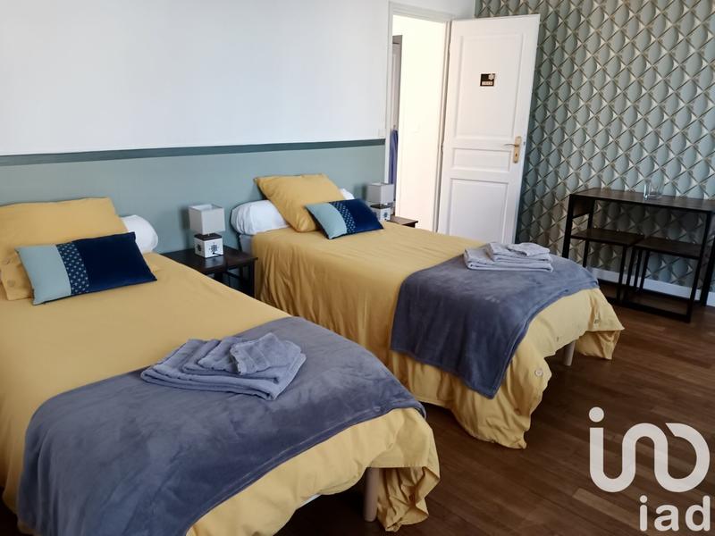 Maison - 205 m² - 8 pièces