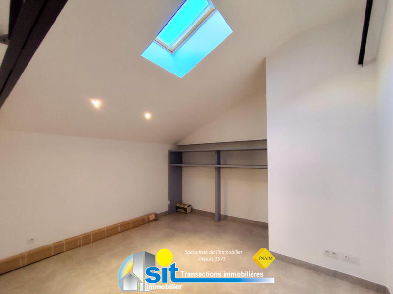 Loft - 120 m² - 3 pièces
