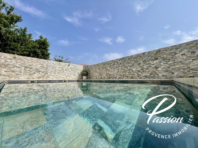 Maison contemporaine - 264 m² - 9 pièces