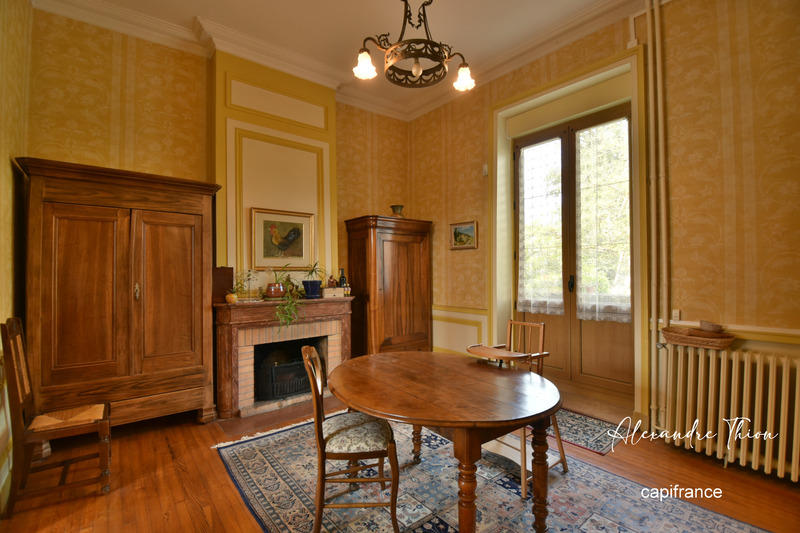 Maison bourgeoise - 361 m² - 12 pièces