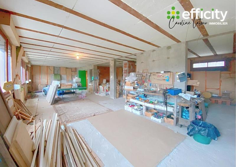 Maison - 310 m² - 6 pièces