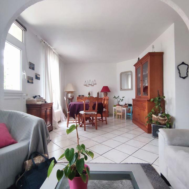 Maison traditionnelle - 74 m² - 5 pièces