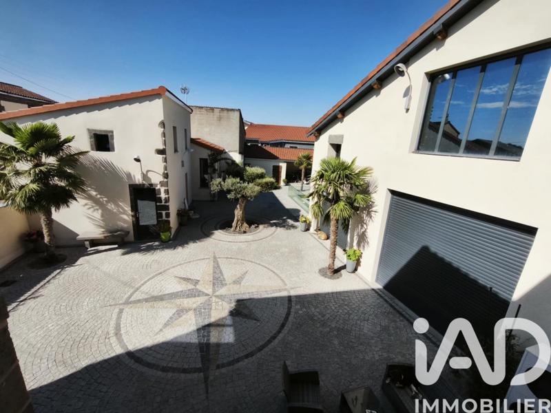 Maison - 300 m² - 10 pièces