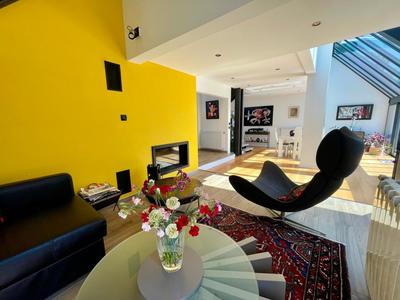 Maison - 230 m² - 7 pièces