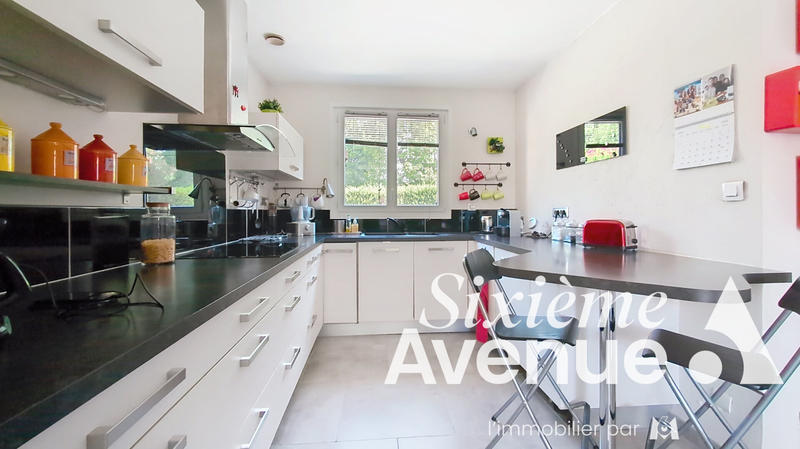 Maison - 111 m² - 5 pièces