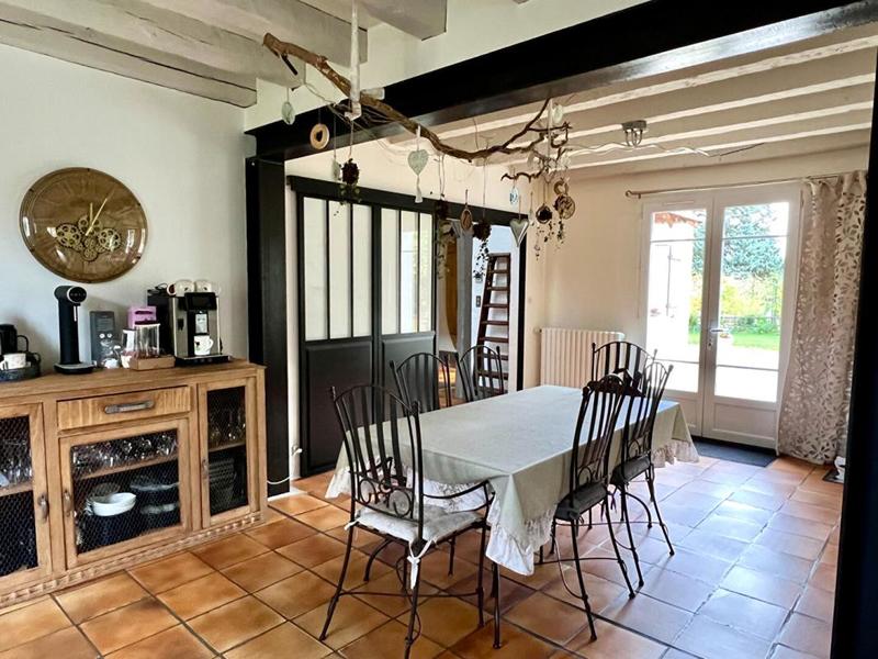 Maison - 300 m² - 8 pièces