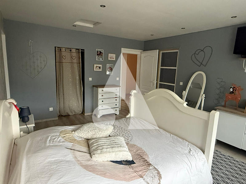 Maison - 185 m² - 6 pièces