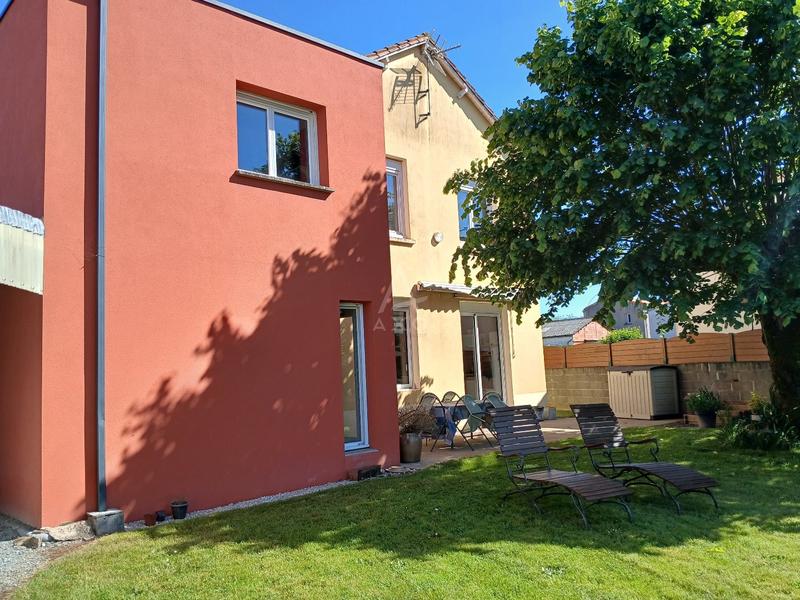 Maison - 146 m² - 8 pièces