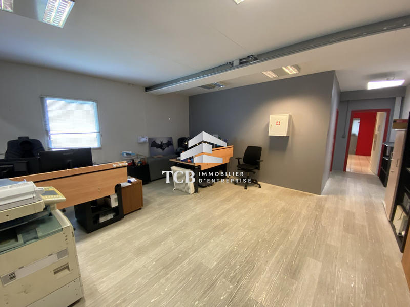 Local d'activités - 820 m²