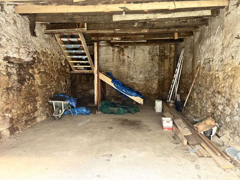 Parking / Garage - 60 m²