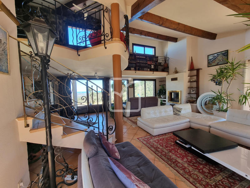 Propriété - 130 m² - 4 pièces