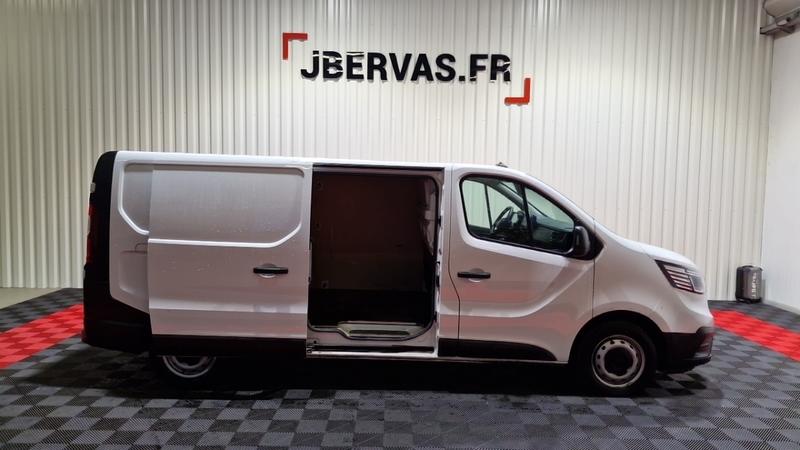 Renault Trafic l2h1 3000 kg blue dci 130 grand confort