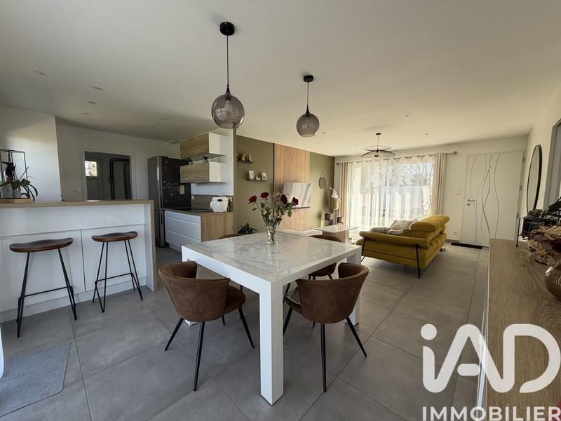 Maison - 95 m² - 5 pièces