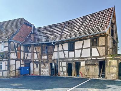 Maison ancienne - 226 m² - 7 pièces